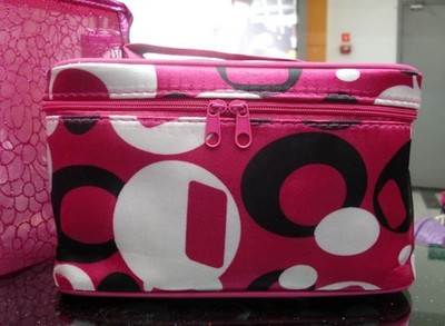 上海方振箱包制品 专业工厂定制、批发整理箱与杂物包，满足多样收纳需求